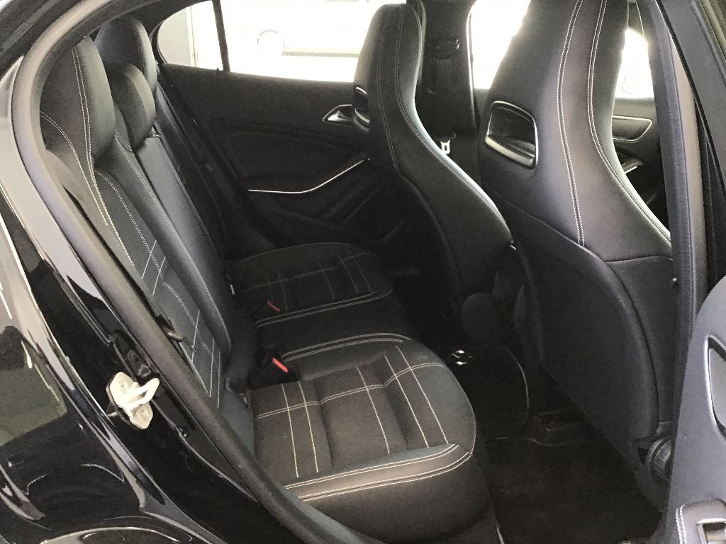 2015 Mercedes Benz GLA 180 Auto | 20,000 miles | Black