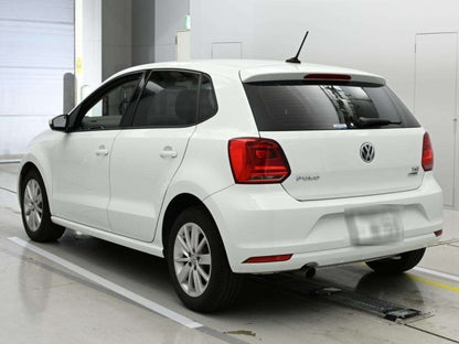 2016 Volkswagen Polo  Comfortline Auto | 39,000 miles | White