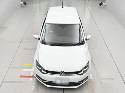 2016 Volkswagen Polo  Comfortline Auto | 39,000 miles | White