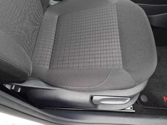 2016 Volkswagen Polo  Comfortline Auto | 39,000 miles | White