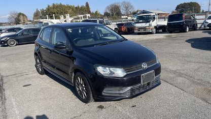 2014 Volkswagen POLO TSI Bluemotion 1.2 Auto | 31,000 miles | Black