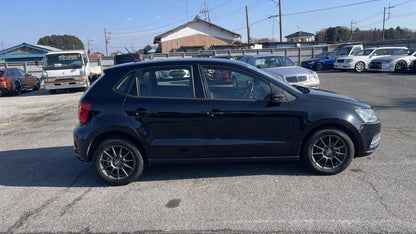 2014 Volkswagen POLO TSI Bluemotion 1.2 Auto | 31,000 miles | Black