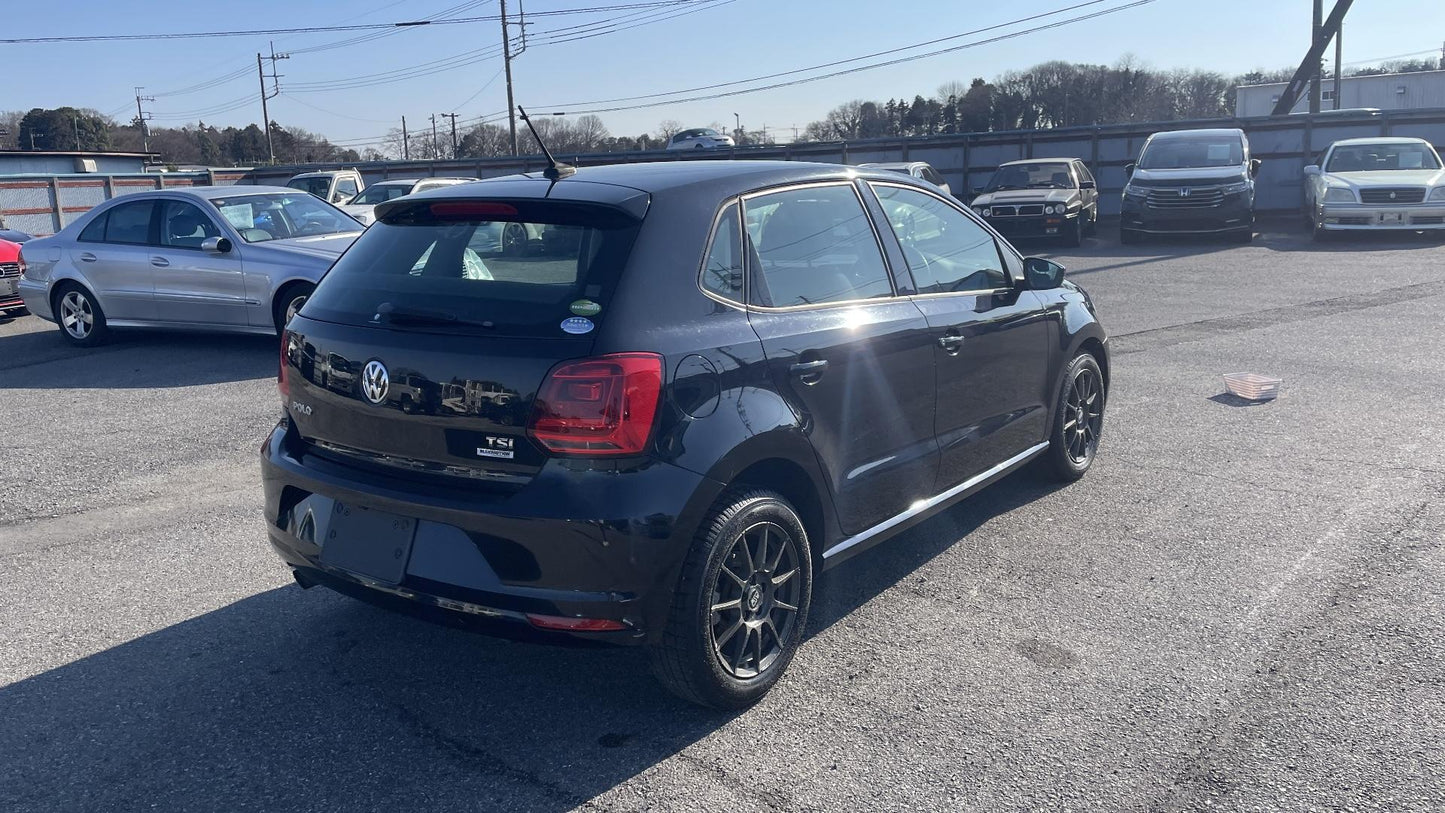 2014 Volkswagen POLO TSI Bluemotion 1.2 Auto | 31,000 miles | Black