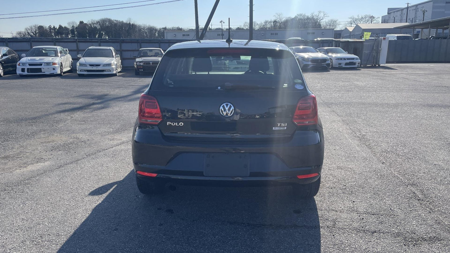 2014 Volkswagen POLO TSI Bluemotion 1.2 Auto | 31,000 miles | Black
