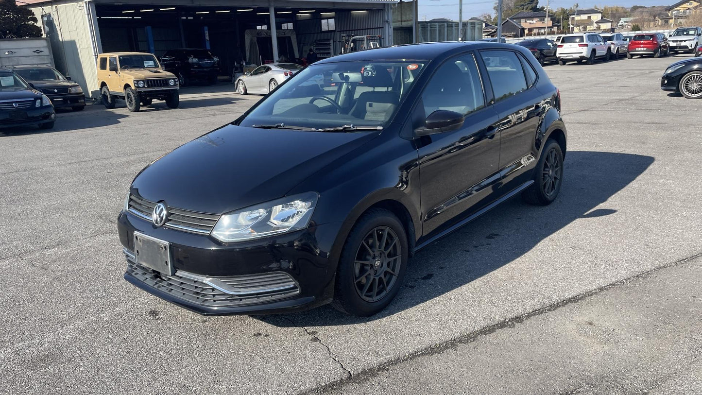 2014 Volkswagen POLO TSI Bluemotion 1.2 Auto | 31,000 miles | Black