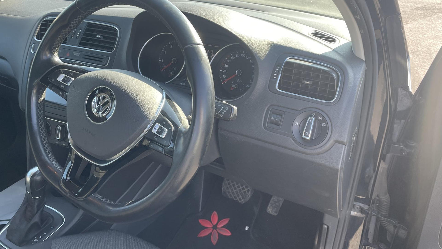 2014 Volkswagen POLO TSI Bluemotion 1.2 Auto | 31,000 miles | Black