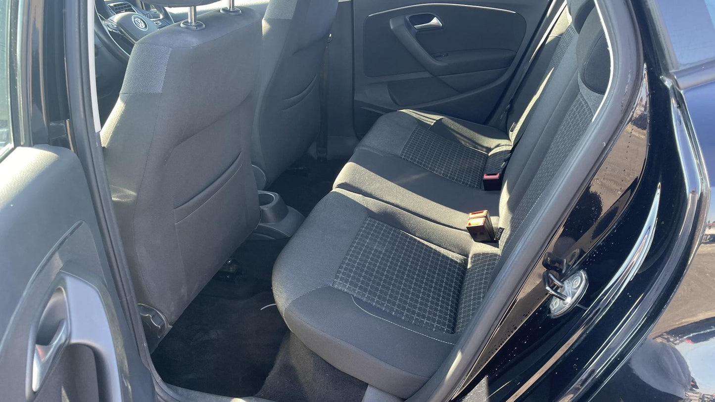 2014 Volkswagen POLO TSI Bluemotion 1.2 Auto | 31,000 miles | Black